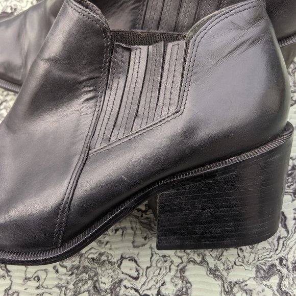 Vintage leather ankle boots - Picture 6 of 10